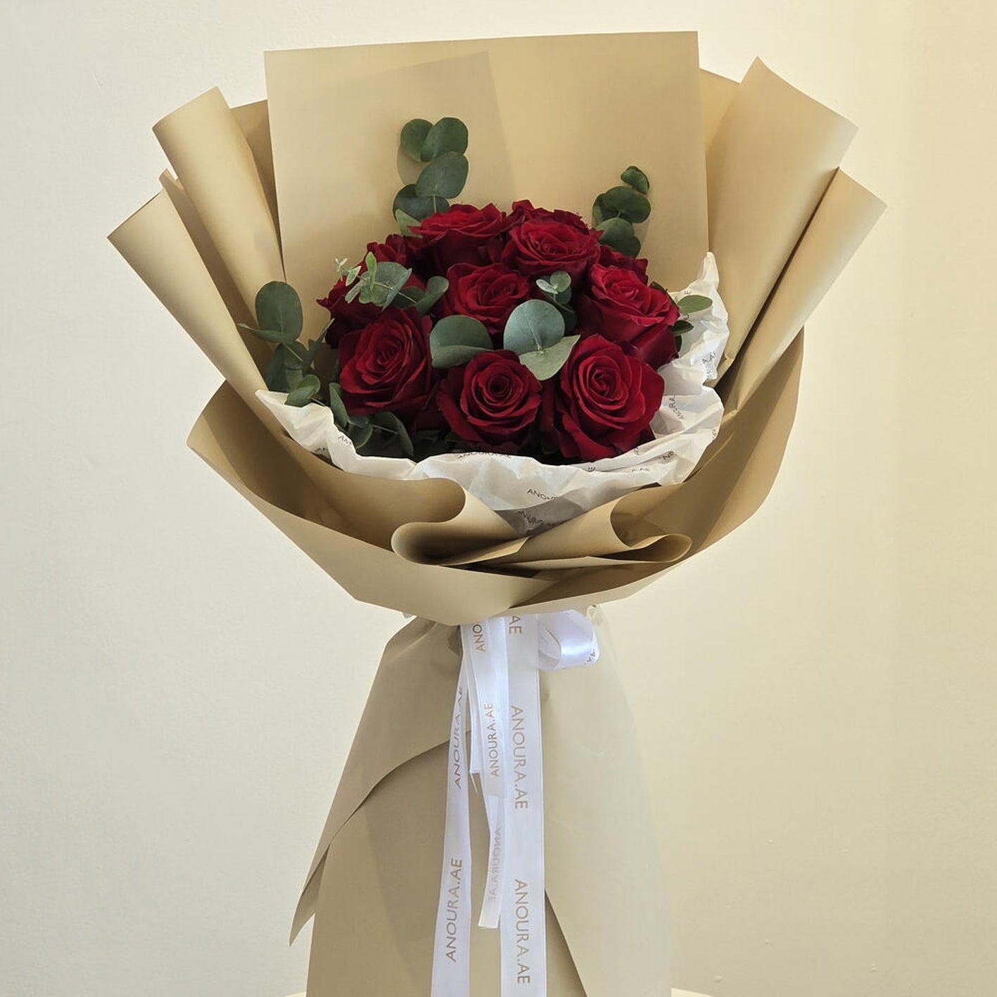10 red roses